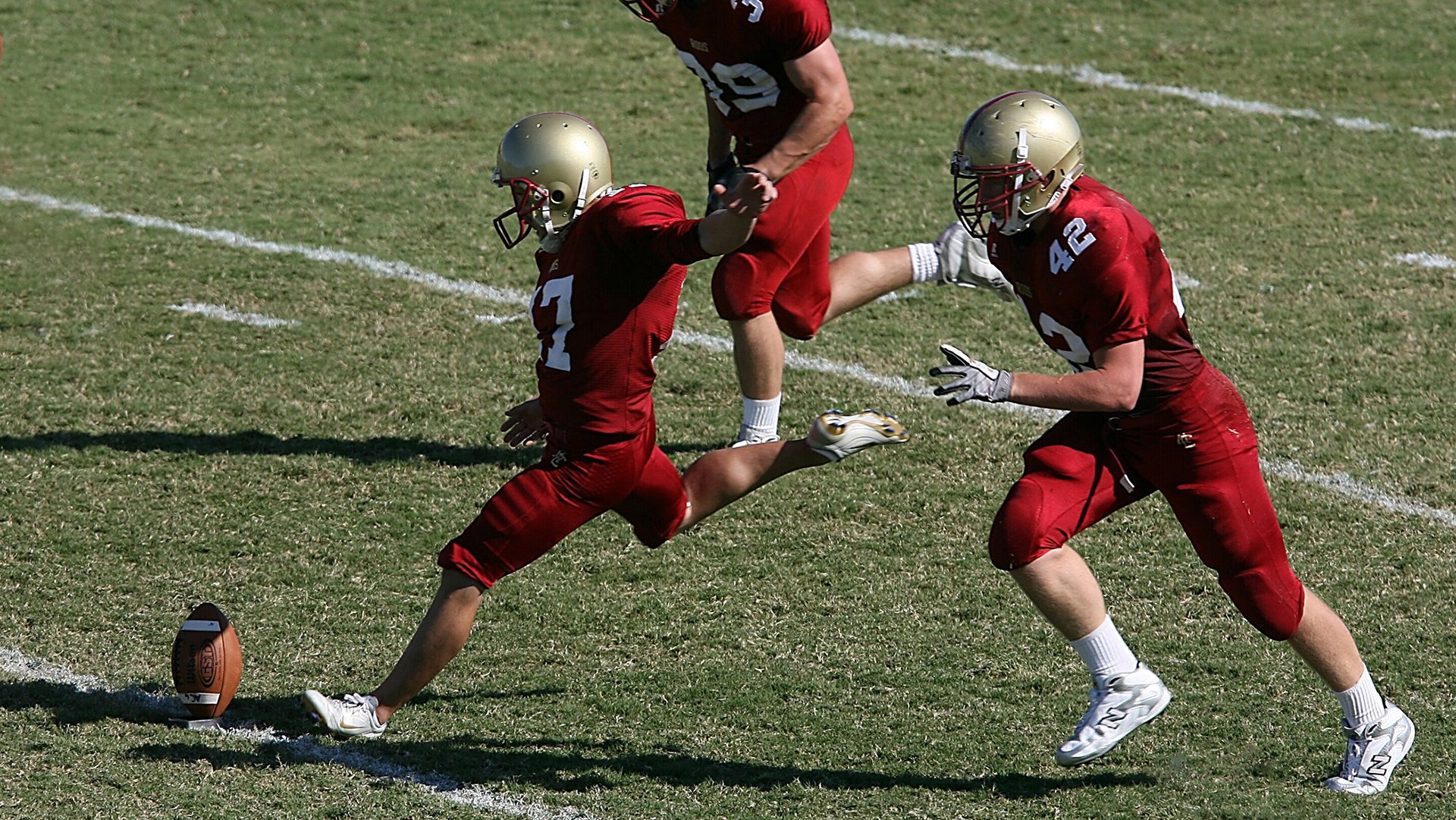 米兰体育联赛-新式空气动力学尾翼：快速与平稳兼得，空气动力学套件前部